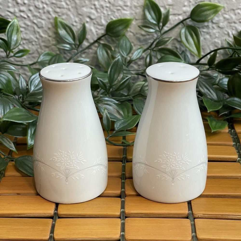 Vintage Noritake Whitebrook 6441 Salt & Pepper Shakers Set White Platinum Trim
